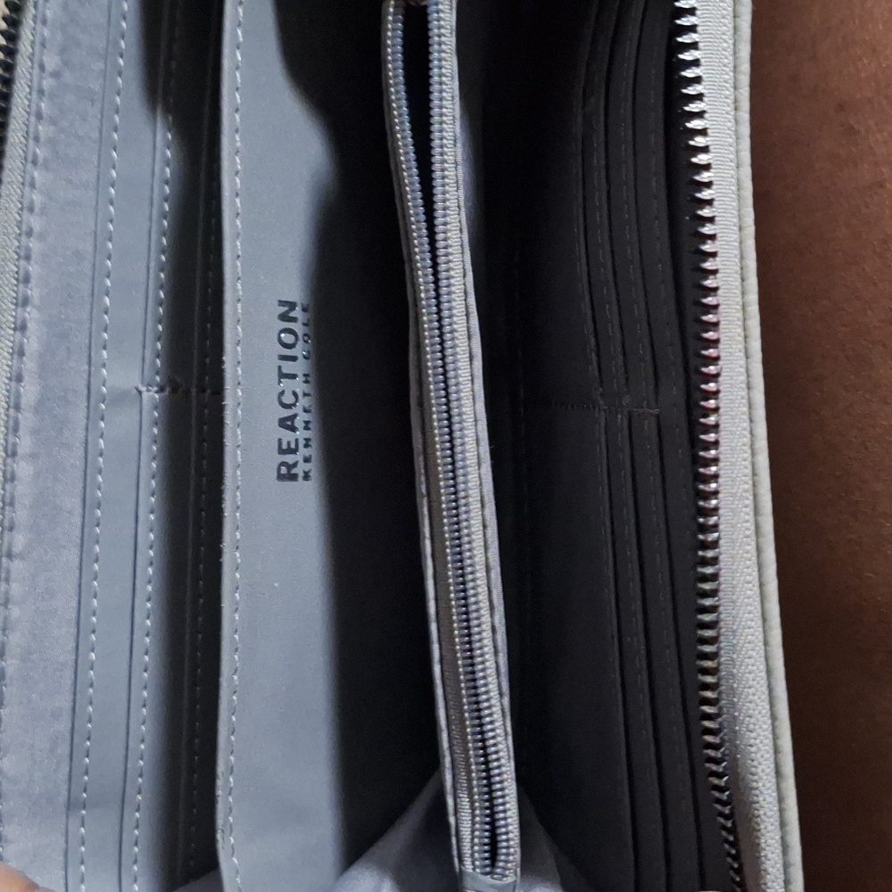 Purse - Picture 2 of 8